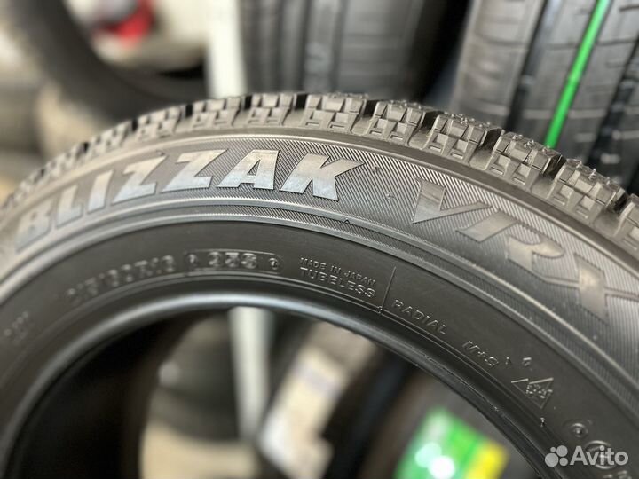 Bridgestone Blizzak VRX 215/60 R16 95S