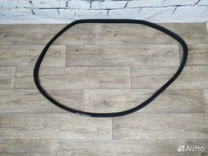 Уплотнитель двери передней левой Fabia Фабия 2