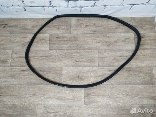 Уплотнитель двери передней левой Fabia Фабия 2