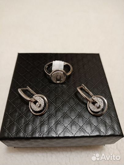 Серебряный комплект новый