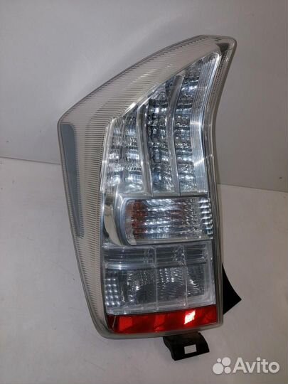 Фонарь задний левый Toyota Prius 3 ZVW30