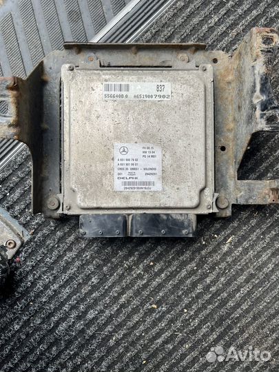 Блок управления двигателем Sprinter w906 OM651