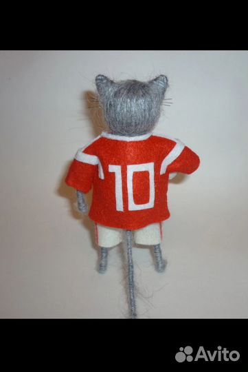 Котик - футболист. Сувенир ручной работы