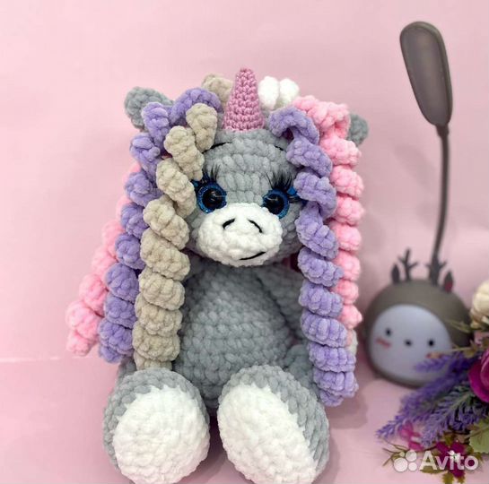 Вязаная игрушка единорог