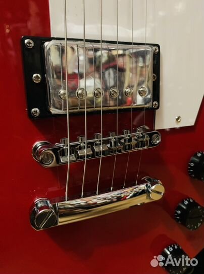 Электрогитара Explorer + Комбоусилитель