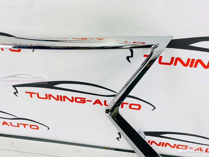 Молдинг решетки радиатора Lexus RX350 H2402