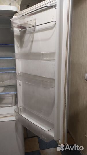 Холодильник indesit