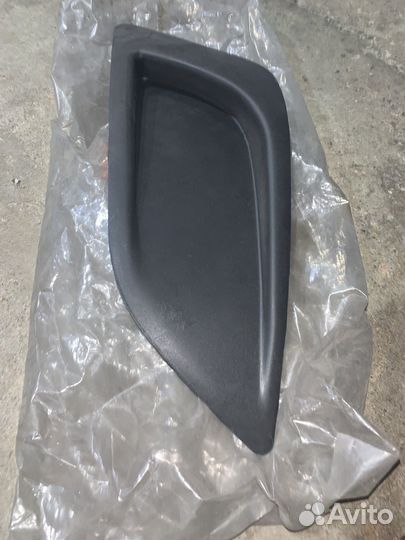 Заглушка бампера левая Focus 2 2004- новая ориг