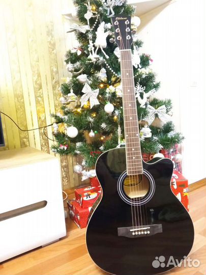 Акустическая гитара