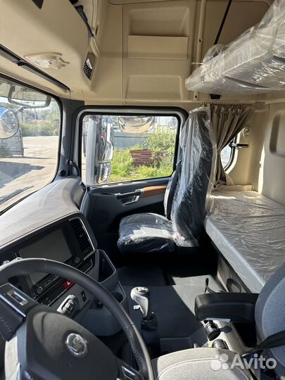 Shacman (Shaanxi) SX42584V324, 2023