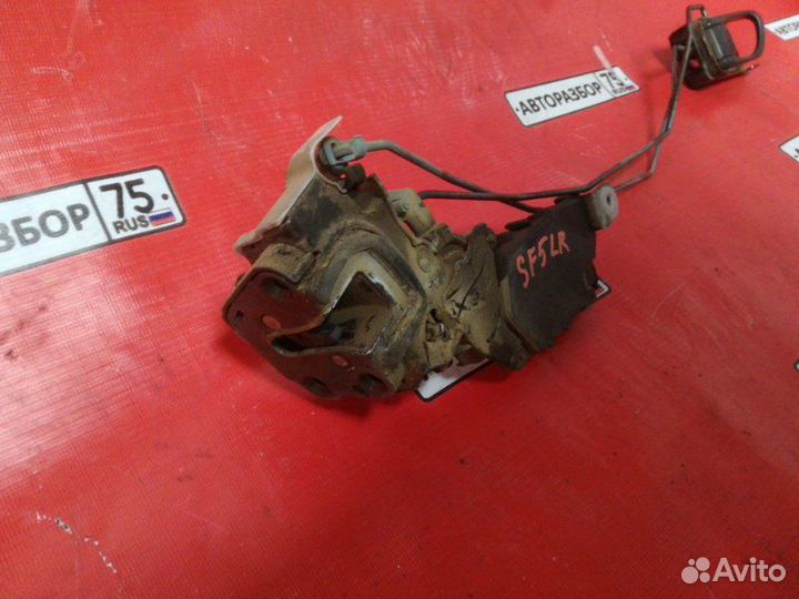 Замок двери задний левый Subaru Forester SF5 EJ205