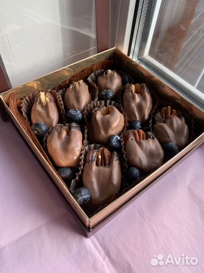 Финики в шоколаде