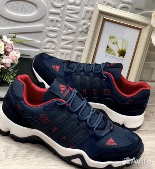 Кроссовки Adidas