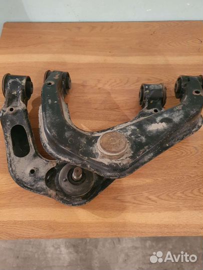 Рычаги передние верхние Nissan Pathfinder / Navara