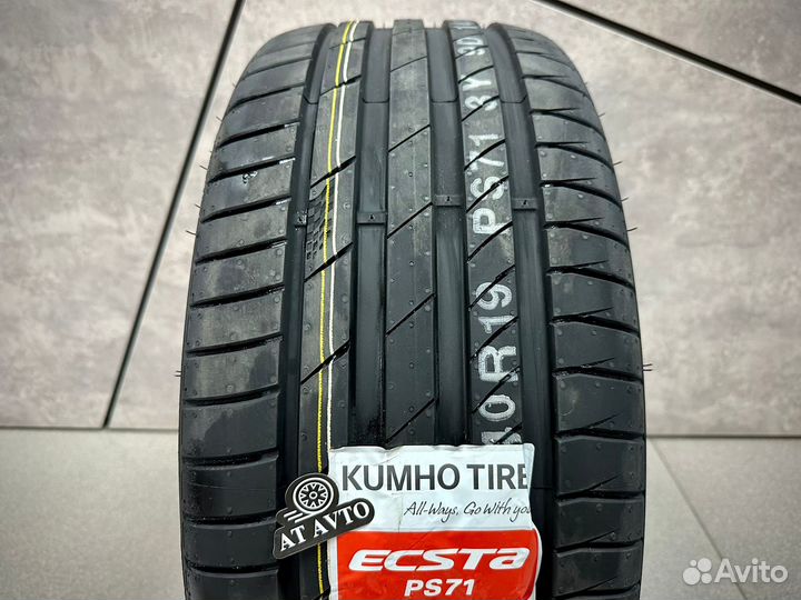 Kumho Ecsta PS71 275/45 R19