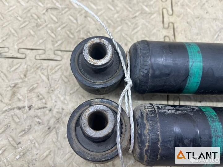 Амортизатор задний toyota prius