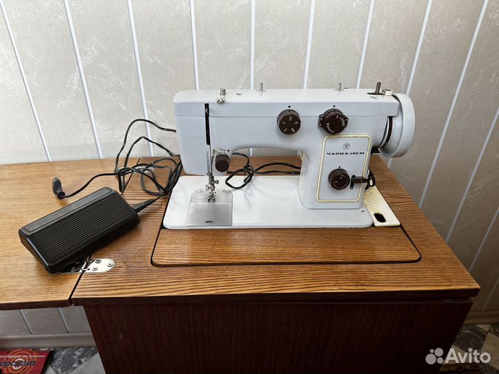 Электрическая Швейная машина Чайка 142 М