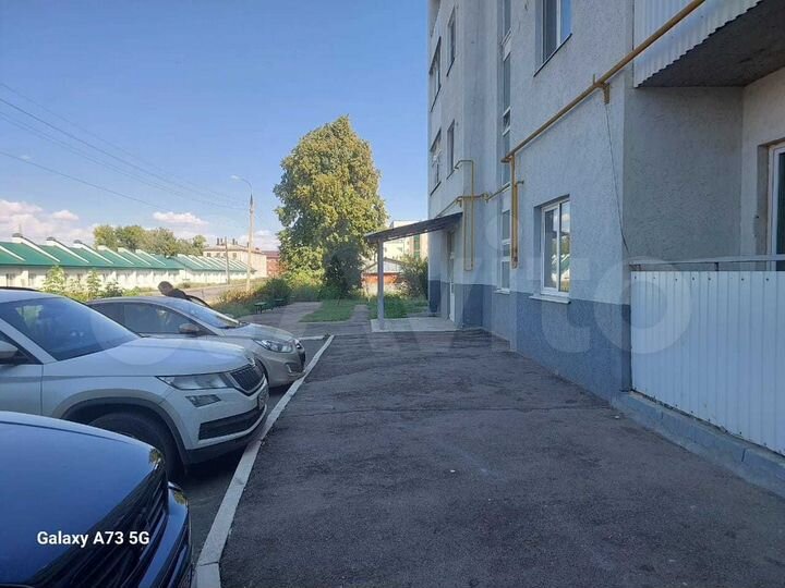 3-к. квартира, 168 м², 1/5 эт.