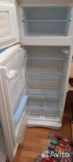 Холодильник indesit
