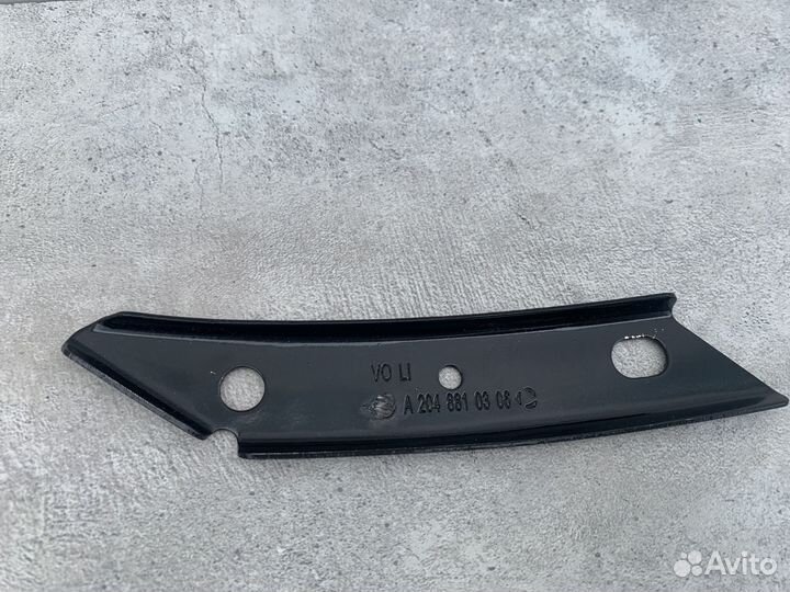 Кронштейн бампера Mercedes X204 A2048810306