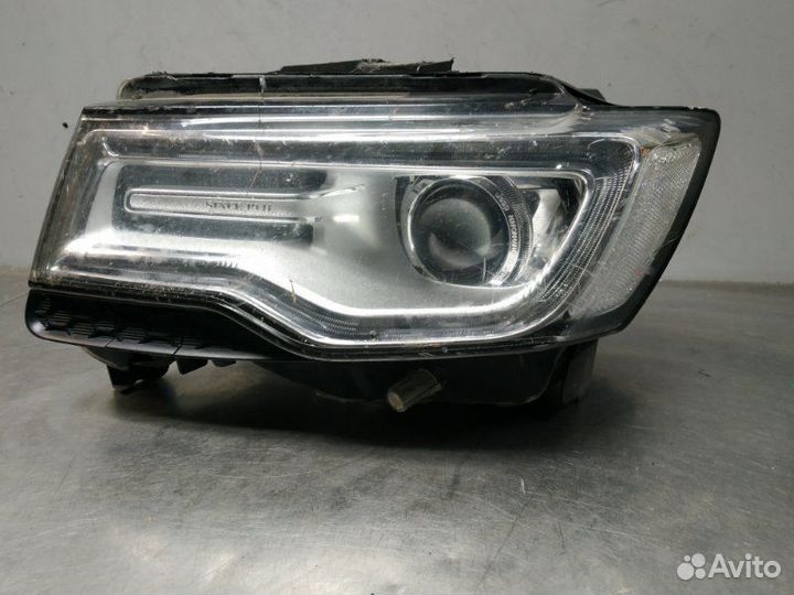 Фара передняя левая Jeep Grand Cherokee WK2