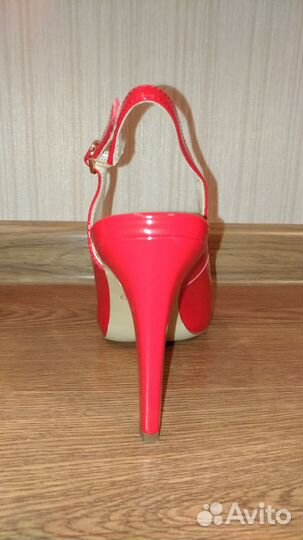 Босоножки женские новые