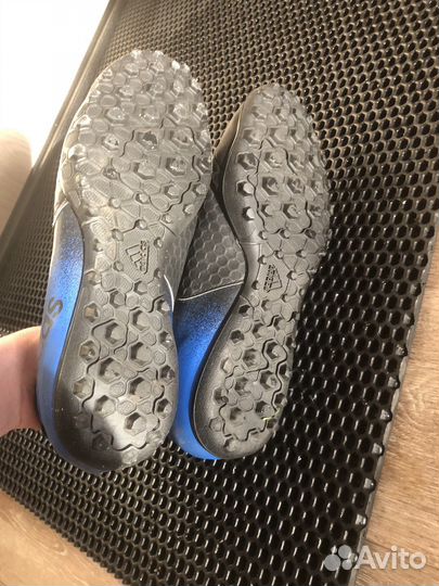 Футбольные шиповки