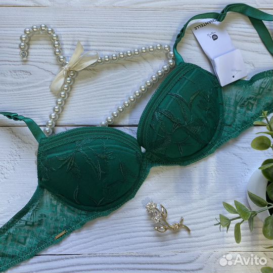 Бюстгальтер Chantelle 75F, 80Е, 70С, 75Е, 75Д