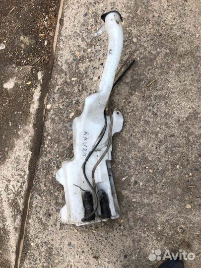 Бачок омывателя Toyota Rav4 20 2000-2005