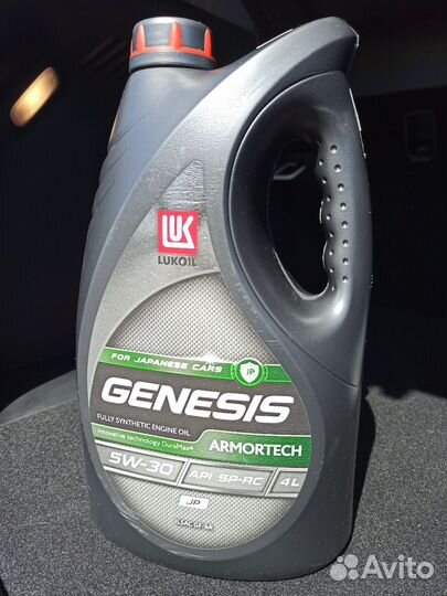 Лукойл (lukoil) genesis armortech JP 5W-30, Масло