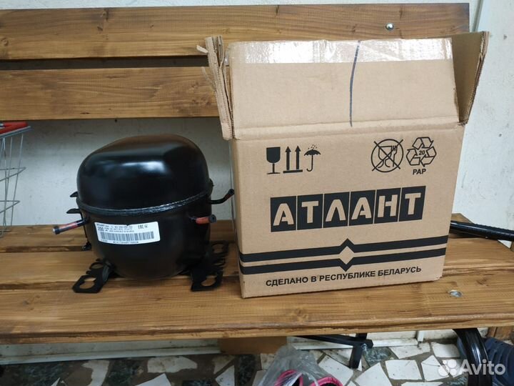 Компрессор холодильника Атлант ско-200 r134