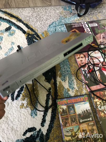 DVD плеер с большой коллекцией дисков