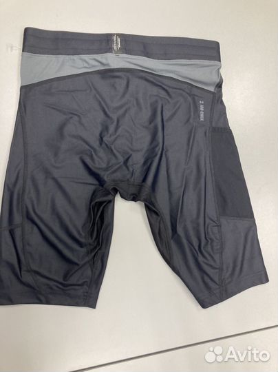 Спортивные компрессионные шорты