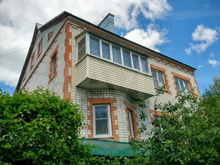 Дом 186 м² на участке 10 сот.