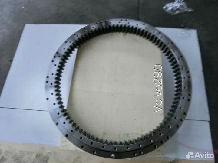 Опорно поворотный круг Volvo EC290B