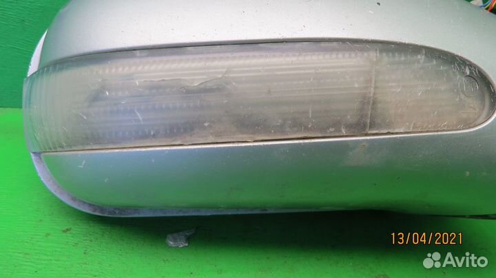 Корпус правого зеркала Mercedes W220