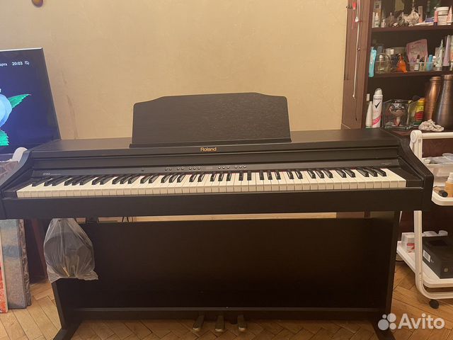 Цифровое фортепиано Roland RP401R-RW