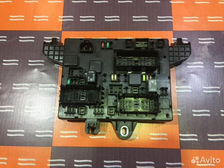 Блок предохранителей Опель Астра J