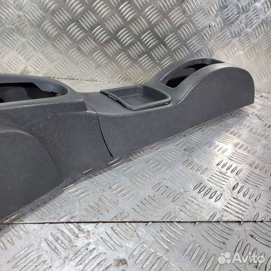 Консоль между сидений LADA Largus фургон 11189