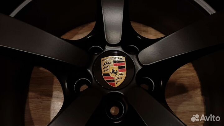 Оригинальные диски Porsche Macan R18 Венгрия