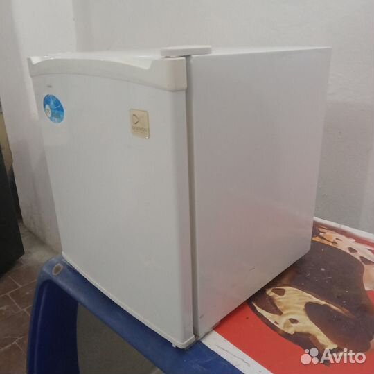 Холодильник бу маленький