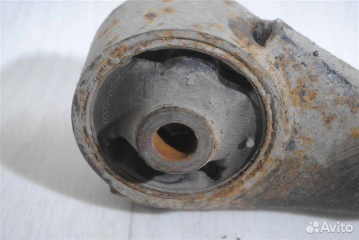 Рычаг передний нижний правый Kia Carens 2