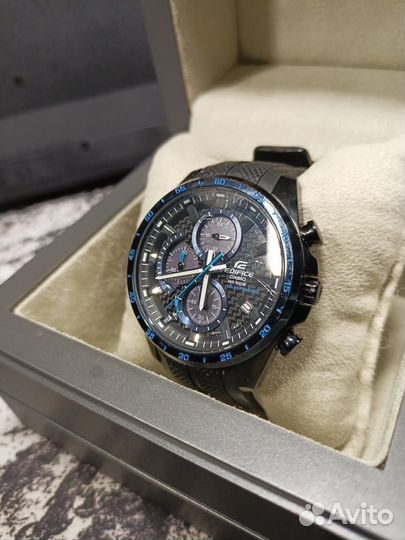 Casio Edifice EQS-900 с солнечным питанием