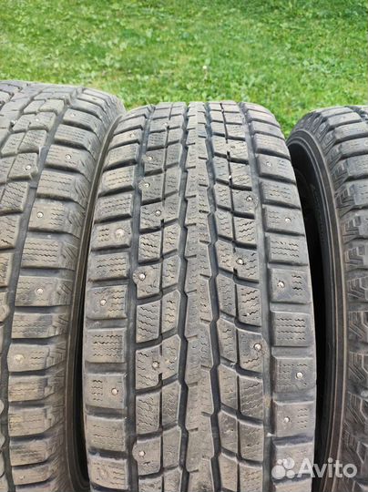 Dunlop SP Winter Ice 01 245/70 R16