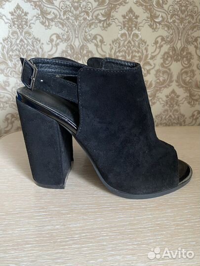 Туфли с открытым носом