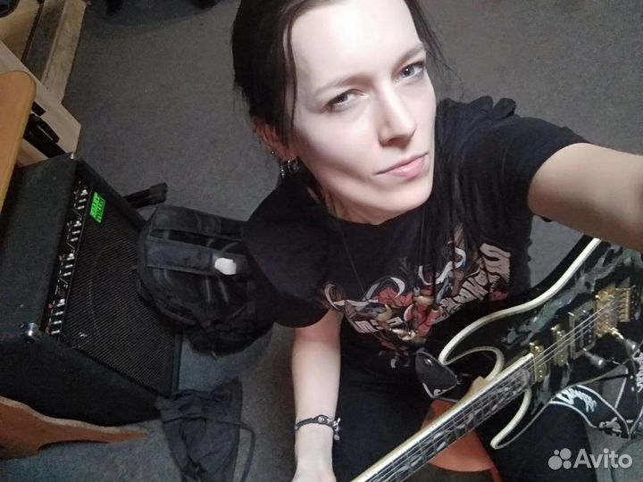 Репетитор по игре на гитаре