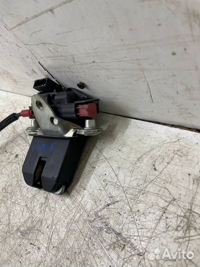 Замок багажника Volkswagen Polo 5 Седан