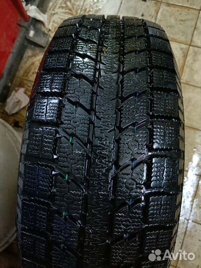 Toyo Observe GSi-5 225/60 R18 100Q