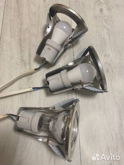 Светильники потолочные встраиваемые 3 шт бу