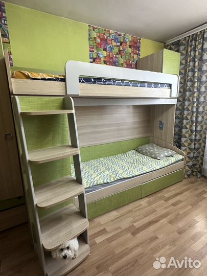 Продам двухъярусную кровать «трия»